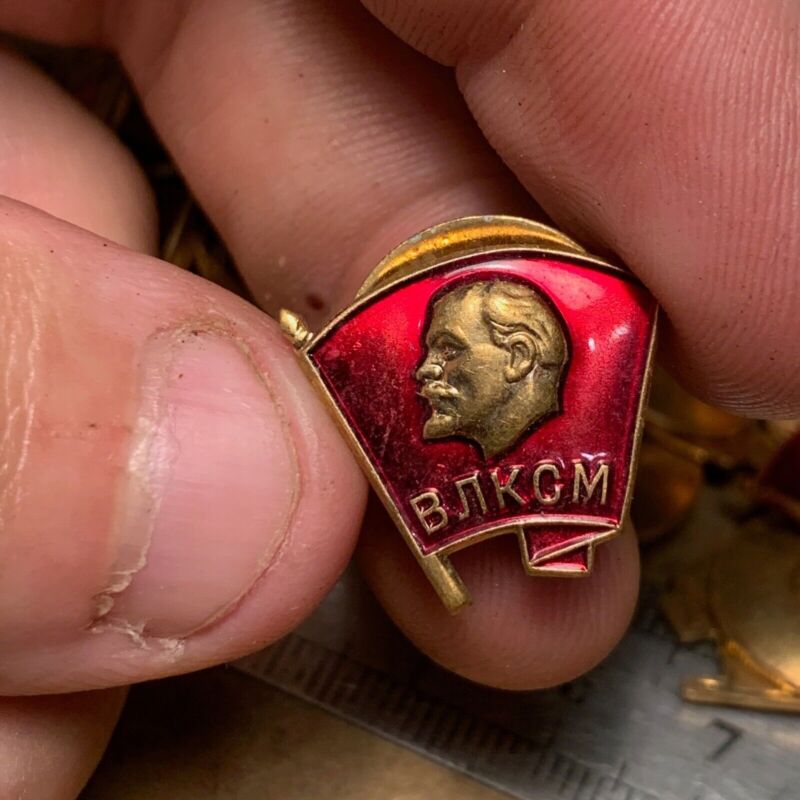 Russian Soviet Badge.влксм All-Union Leninist Communist Youth Union Screw Back - The Militaria Shop