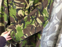 Charger l'image dans la galerie, Genuine British Army DPM Camouflaged Combat Jacket Smock - 170/88 - The Militaria Shop
