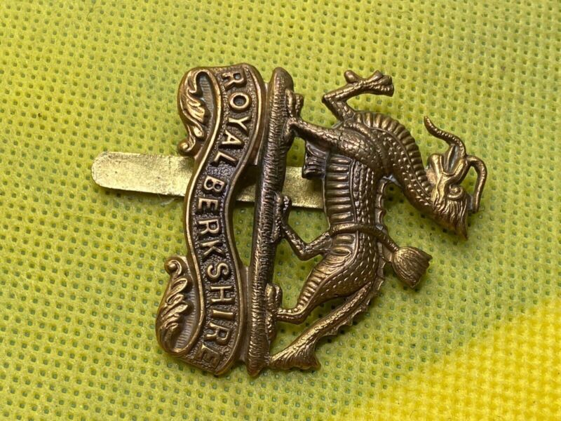 British Army - The Royal Berkshire Regiment Cap Badge - The Militaria Shop
