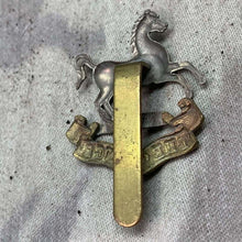 Load image into Gallery viewer, Origianl WW2 British Army The King's (Liverpool) Regiment Cap Badge - The Militaria Shop