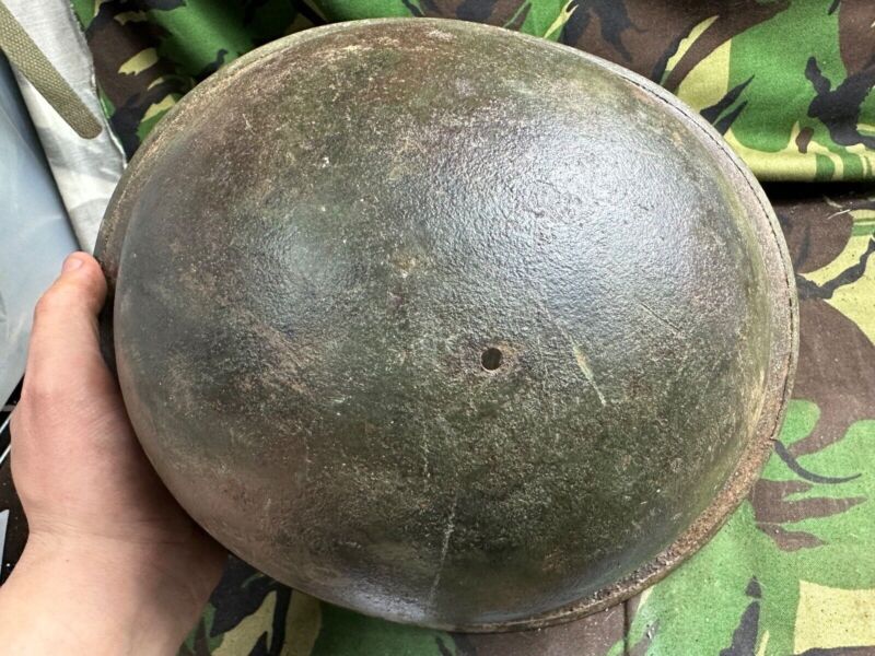 British / Canadian Army Mark 3 Turtle Helmet - Original WW2 Combat Helmet - The Militaria Shop