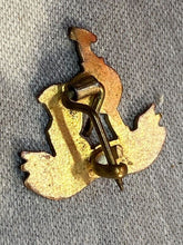 Load image into Gallery viewer, Original British Army - Royal Warwickshire Gilt and Enamel Sweetheart Brooch - The Militaria Shop