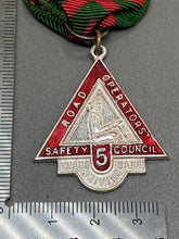 Charger l'image dans la galerie, Original 5 Years Safe Driving - Road Operators Safety Council Medal 1960 Dated - The Militaria Shop