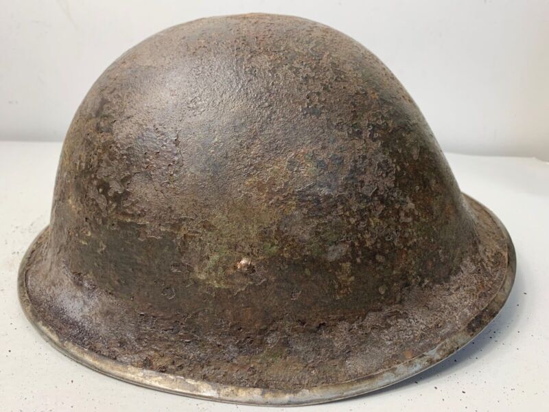 Mk3 Canadian / British Army Original WW2 Turtle Helmet High Rivet - The Militaria Shop