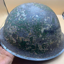 Charger l'image dans la galerie, Original WW2 British / Canadian Army Mk3 High Rivet Turtle Army Combat Helmet - The Militaria Shop