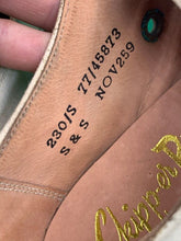 Charger l'image dans la galerie, Original WW2 British Army Women's White Summer Shoes - ATS WAAF - Size 230s - The Militaria Shop