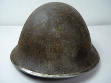 Charger l'image dans la galerie, Original WW2 British / Canadian Army Mk3 High Rivet Turtle Army Combat Helmet - The Militaria Shop