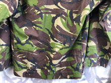 Charger l'image dans la galerie, Genuine British Army DPM Camouflaged Combat Jacket Smock - 170/88 - The Militaria Shop