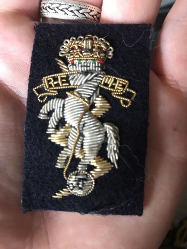 A lovely English made Royal Electrical and Mechanical Engineers Blazer Badge SML - The Militaria Shop