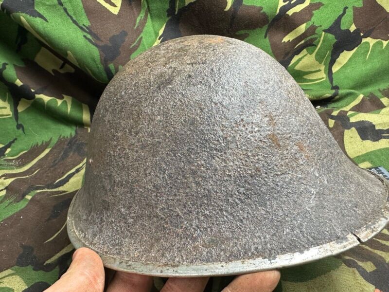 British / Canadian Army Mark 3 Turtle Helmet - Original WW2 Combat Helmet - The Militaria Shop