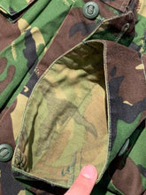 Charger l'image dans la galerie, Genuine British Army DPM Woodland Combat Jacket - Size 160/96 - The Militaria Shop