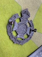 Lade das Bild in den Galerie-Viewer, WW1 British Army City of London St. Pancras ORIGINAL Cap Badge - The Militaria Shop