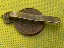 Charger l'image dans la galerie, British Army - 7th Royal Queen's Hussars Cap Badge - The Militaria Shop