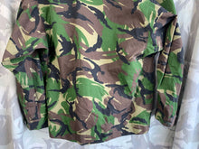 Lade das Bild in den Galerie-Viewer, Genuine British Army DPM Lightweight Combat Jacket - Size 170/96 - The Militaria Shop