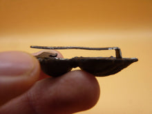 Load image into Gallery viewer, British Army Cap Badge - Royal Artillery - The Militaria Shop