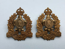 Load image into Gallery viewer, Genuine WW2 Canadian Army Le Régiment de Maisonneuve Cap Badge - The Militaria Shop