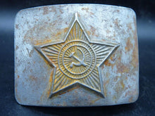 Lade das Bild in den Galerie-Viewer, Original WW2 USSR Russian Soldiers Army Brass Belt Buckle - The Militaria Shop