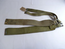 Charger l'image dans la galerie, Original WW2 Pattern British Army L Straps Pair - 37 Pattern Webbing Haversack - The Militaria Shop