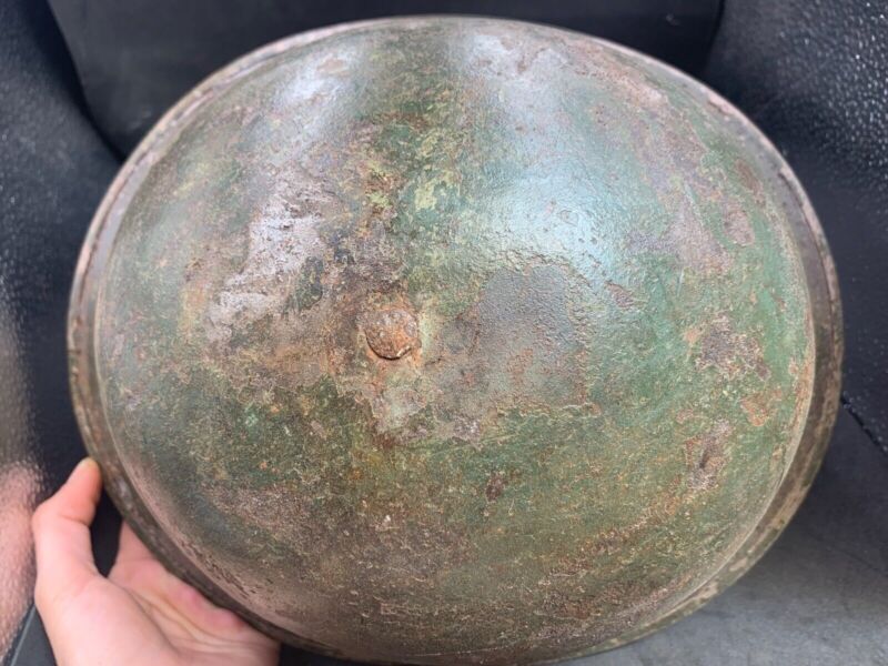 Original WW2 British Army / Canadian Army Mk3 Turtle Combat Helmet - The Militaria Shop