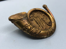 Charger l'image dans la galerie, British Army Victorian Light Infantry Volunteer Reserve Cap Badge - The Militaria Shop