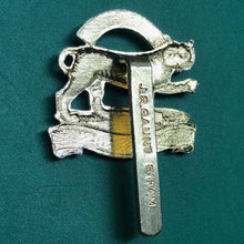 Load image into Gallery viewer, Original British Army Leicestershire Regiment Cap Badge - The Militaria Shop