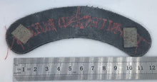 Charger l'image dans la galerie, A nice WW2 pattern British Army - BLUES & ROYALS cloth shoulder title ----- - The Militaria Shop