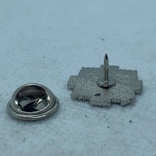 Lade das Bild in den Galerie-Viewer, Highland Light Infantry - NEW British Army Military Cap/Tie/Lapel Pin Badge #27 - The Militaria Shop