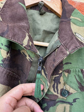 Load image into Gallery viewer, Original British Army 1968 Pattern Combat Smock Jacket - 34" Chest - Unusua - The Militaria Shop