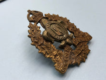 Load image into Gallery viewer, Genuine WW2 Canadian Army Le Régiment de Maisonneuve Cap Badge - The Militaria Shop