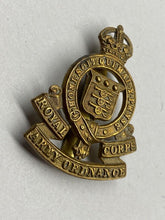 Load image into Gallery viewer, WW1 / WW2 British Army Royal Army Ordnance Corps Kings Crown Brass Cap Badge. - The Militaria Shop