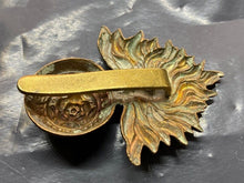 Load image into Gallery viewer, Original WW1 / WW2 British Army London Fusiliers Cap Badge - The Militaria Shop