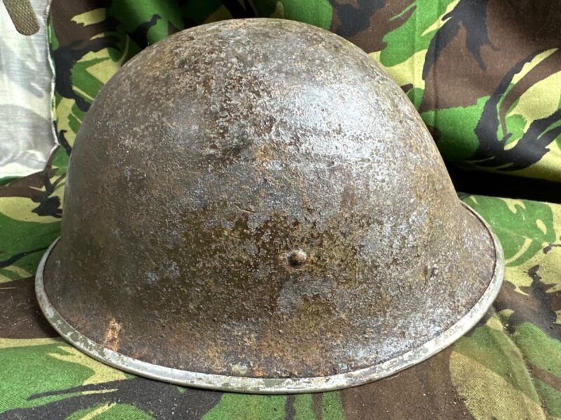 British / Canadian Army Mark 3 Turtle Helmet - Original WW2 Combat Helmet - The Militaria Shop