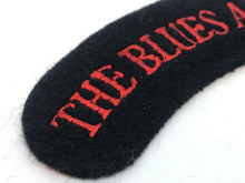 Charger l'image dans la galerie, A nice WW2 pattern British Army - BLUES & ROYALS cloth shoulder title ----- - The Militaria Shop