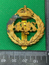 Load image into Gallery viewer, Original WW1 / WW2 British Army - 2nd Dragoon Guards BAYS Regiment Cap Badge - The Militaria Shop