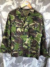 Charger l'image dans la galerie, Genuine British Army DPM Camouflaged Combat Jacket Smock - 170/88 - The Militaria Shop