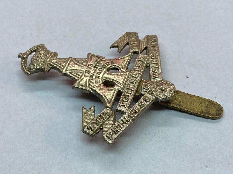 WW1 / WW2 British Army Princess of Wale's Own Yorkshire Regiment Cap Badge - The Militaria Shop