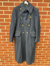 Lade das Bild in den Galerie-Viewer, Original WW2 Canadian Royal Air Force RCAF Officers Greatcoat - 40" Chest - The Militaria Shop