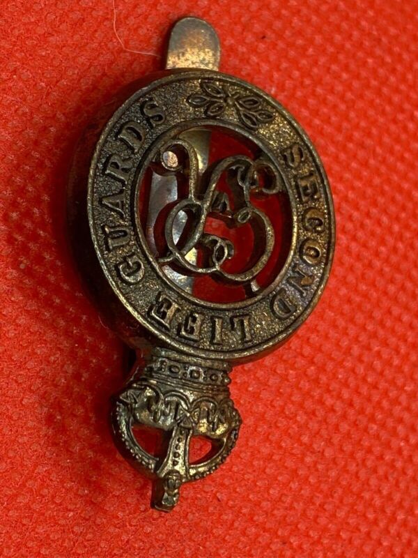 Genuine British Army SECOND LIFE GUARDS GV Cap Badge - The Militaria Shop