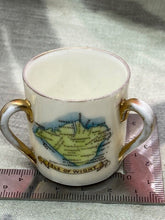 Lade das Bild in den Galerie-Viewer, Original Vintage Crested China Ware Jug - Isle of Wight - The Militaria Shop