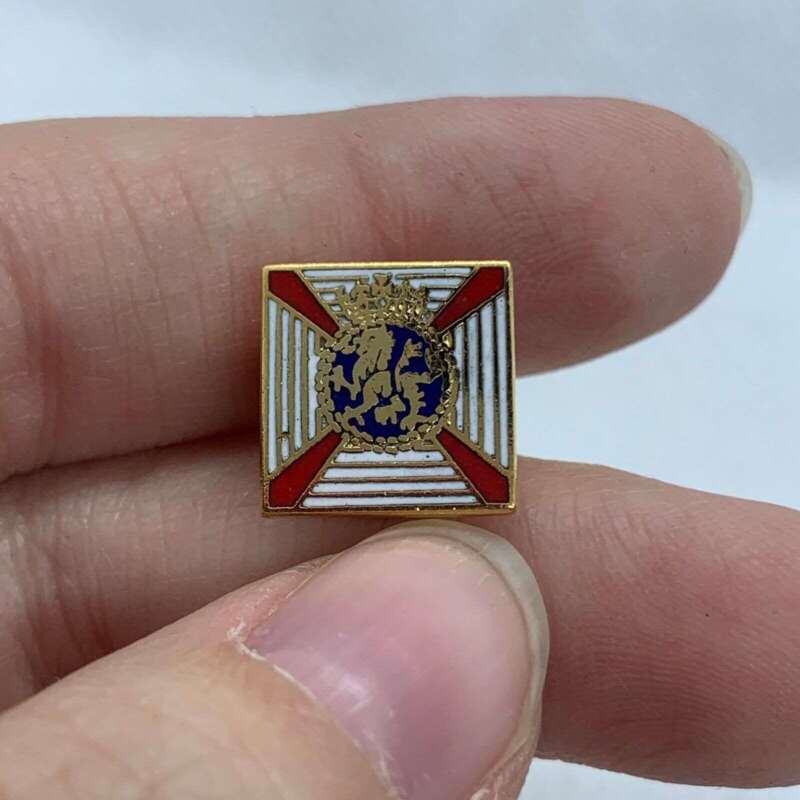 1Btn Duke of Edinburgh - NEW British Army Military Cap/Tie/Lapel Pin Badge #165 - The Militaria Shop