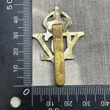 Charger l'image dans la galerie, Original WW2 British Army Cap Badge - 5th Royal Inniskilling Dragoon Guards - The Militaria Shop