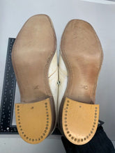 Load image into Gallery viewer, Original WW2 British Army Women's White Summer Shoes - ATS WAAF - Size 240s - The Militaria Shop