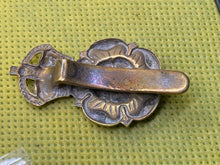 Charger l'image dans la galerie, British Army - Yorkshire Dragoon Yeomany Cap badge - The Militaria Shop