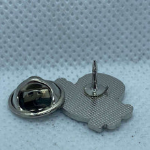 Charger l'image dans la galerie, 17th / 21st Lancers - NEW British Army Military Cap/Tie/Lapel Pin Badge #37 - The Militaria Shop