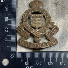 Load image into Gallery viewer, Origianl WW2 British Army Royal Army Ordnance Corps Cap Badge - The Militaria Shop