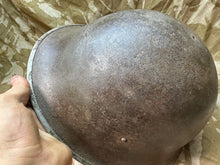 Lade das Bild in den Galerie-Viewer, WW2 Mk3 High Rivet Turtle - British / Canadian Army Helmet - Nice Original - The Militaria Shop