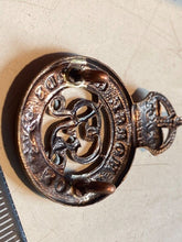 Load image into Gallery viewer, Original British Army WW1 GV Royal Horse Guards Cap Badge - The Militaria Shop