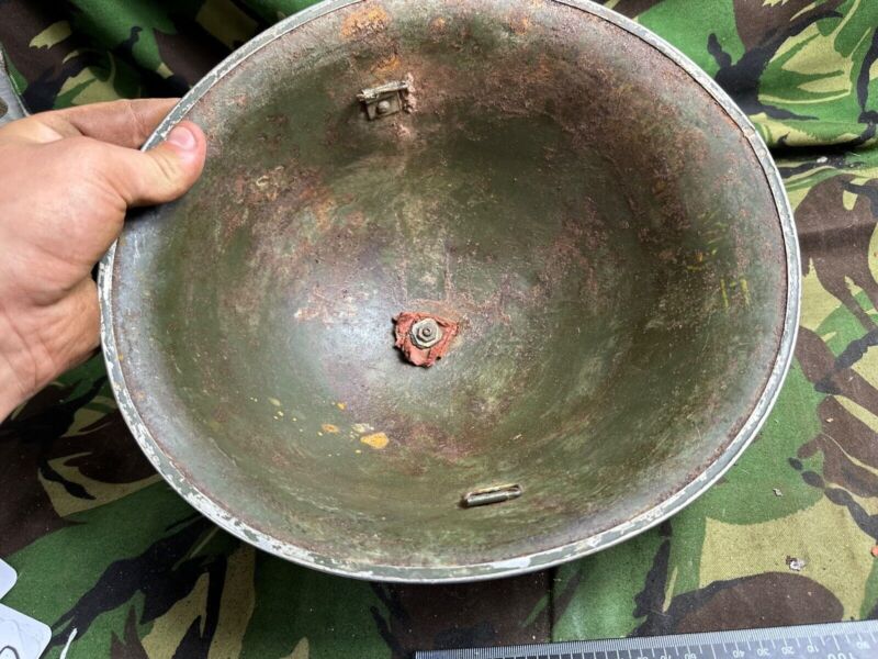 British / Canadian Army Mark 3 Turtle Helmet - Original WW2 Combat Helmet - The Militaria Shop