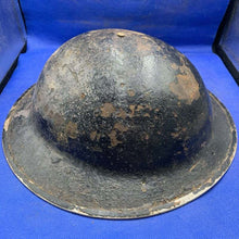 Load image into Gallery viewer, Original WW2 British Army Mk2 Brodie Combat Helmet - Divisional Sign - The Militaria Shop