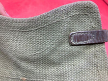 Lade das Bild in den Galerie-Viewer, Original British Army Soldiers Gaiter Spat 37 Pattern Webbing (Single) - The Militaria Shop